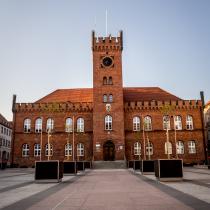 Ratusz i plac Wolności