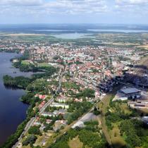Widok na miasto i jezioro Trzesiecko