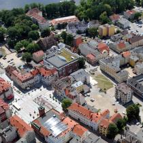 Widok na Ratusz i plac Wolności