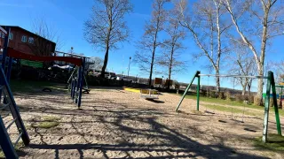 Plac zabaw w parku, przy szczecineckim zamku